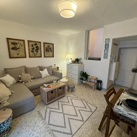 89 Steps To The Terrace Apartman