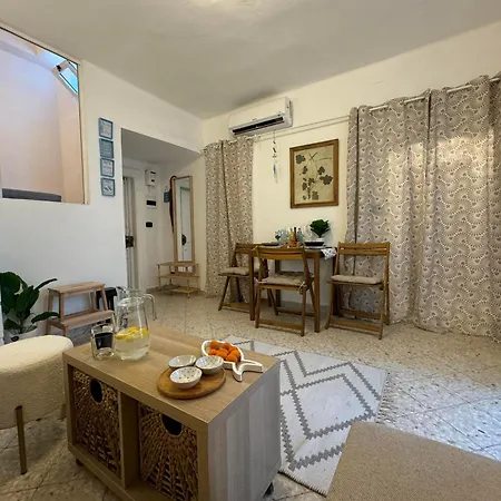 Apartman 89 Steps To The Terrace
